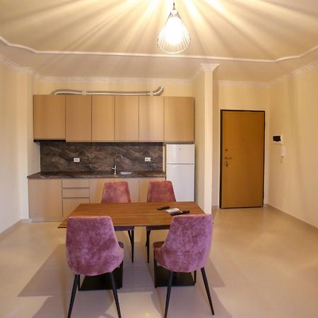 Oasis Residence Vlore Bagian luar foto